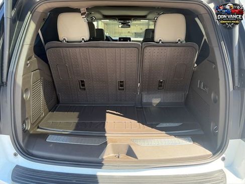 Used 2024 Chevrolet Tahoe Z71 w/ Luxury Package AWD/4WD image 22