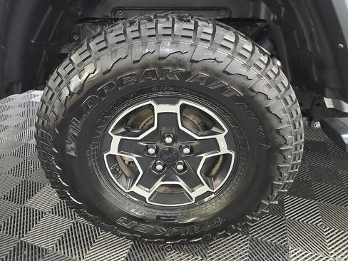 Used 2022 Jeep Gladiator Mojave w/ Cold Weather Group AWD/4WD image 15