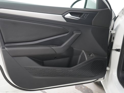 Used 2019 Volkswagen Jetta S w/ Driver Assistance Package FWD image 17