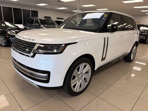 Used 2023 Land Rover Range Rover Long Wheelbase SE AWD/4WD image 5