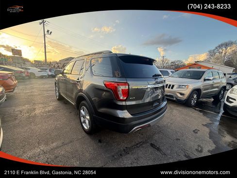 Used 2017 Ford Explorer XLT w/ Equipment Group 201A image 6