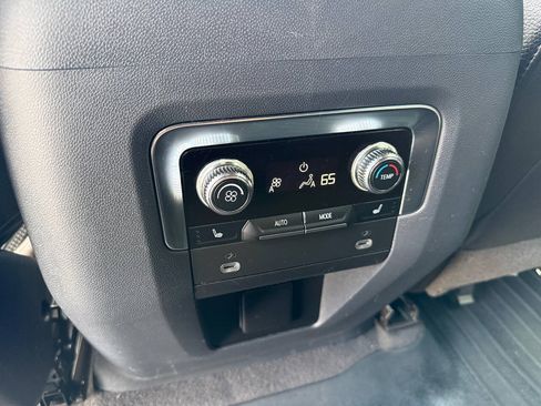 Used 2021 GMC Yukon XL Denali AWD/4WD image 18