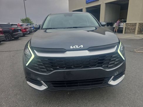 Used 2023 Kia Sportage LX AWD/4WD image 2
