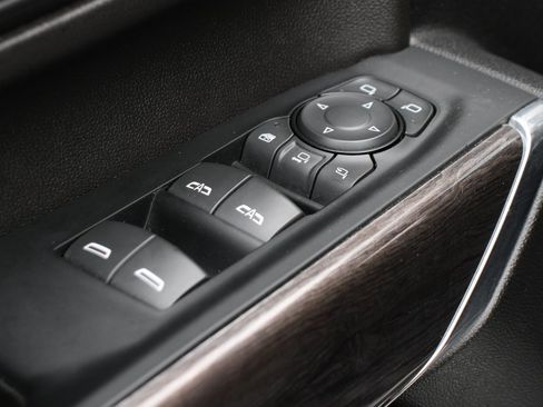 Used 2023 Chevrolet Silverado 3500 LTZ w/ LTZ Convenience Package image 19