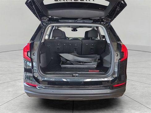 Used 2023 GMC Terrain SLE w/ Elevation Edition image 11