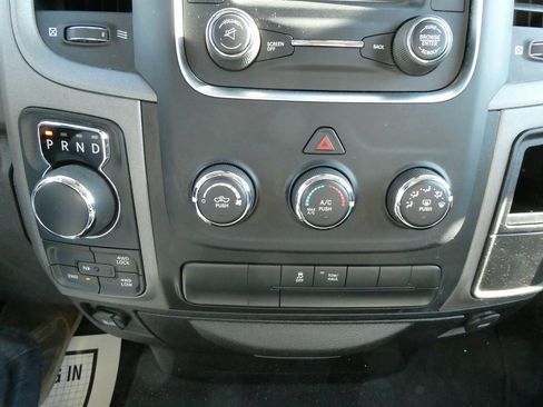 Used 2017 RAM 1500 Express image 24