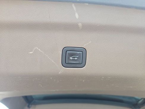 Used 2023 GMC Yukon Denali image 32