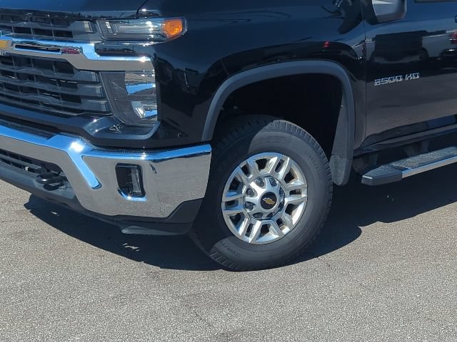 Used 2025 Chevrolet Silverado 2500 LT w/ Convenience Package AWD/4WD image 2