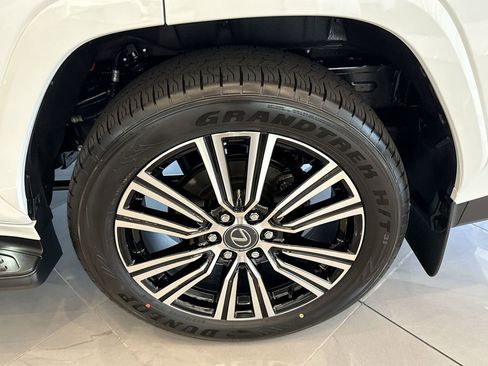 New 2026 Lexus LX 600 4WD w/ Luxury Package image 20
