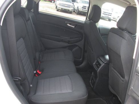 Used 2020 Ford Edge SE FWD image 14