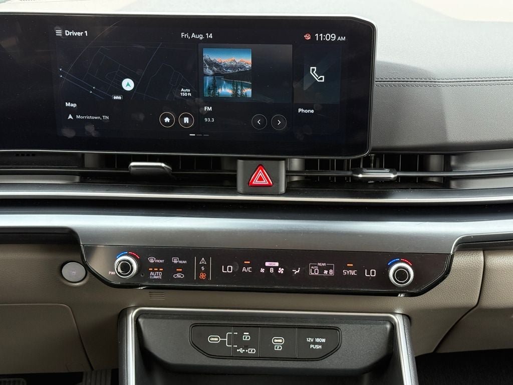 Used 2025 Kia Carnival FWD image 26
