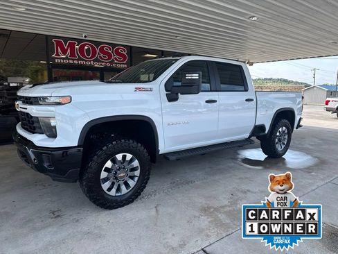 Used 2024 Chevrolet Silverado 2500 Custom w/ Z71 Off-Road Package AWD/4WD image 1