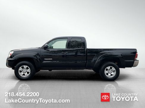 Used 2012 Toyota Tacoma 4x4 Access Cab w/ SR5 Pkg image 2