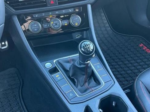 Used 2019 Volkswagen Jetta GLI Autobahn image 35