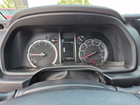 Used 2023 Toyota 4Runner TRD Off-Road Premium AWD/4WD image 10