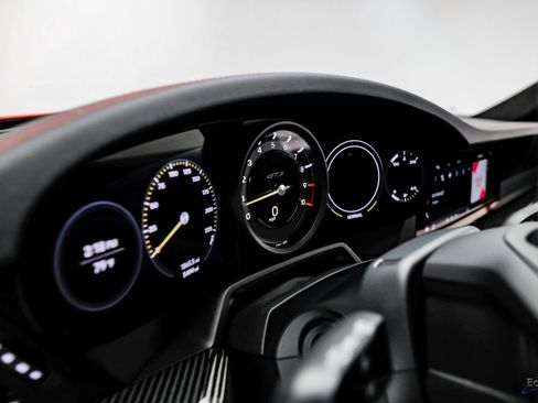 Used 2022 Porsche 911 GT3 image 35