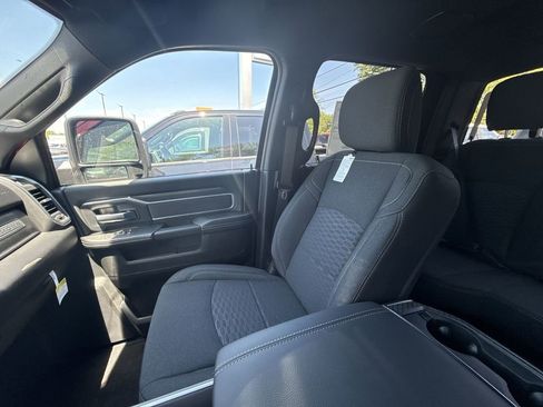 New 2026 RAM 2500 Big Horn AWD/4WD image 31