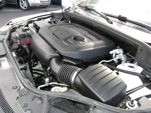 Used 2019 Jeep Grand Cherokee Limited AWD/4WD image 24