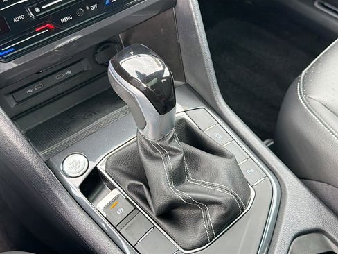 Used 2024 Volkswagen Tiguan SE R-Line image 30