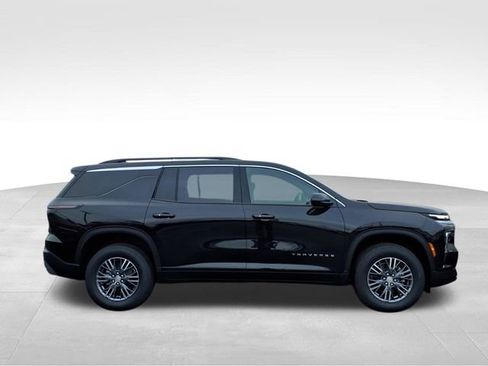 New 2026 Chevrolet Traverse LT image 2
