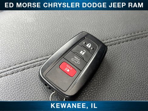 Used 2022 Toyota RAV4 XSE w/ XSE Grade Weather Package AWD/4WD image 33