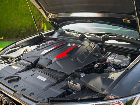 Used 2023 Audi RS Q8 image 16