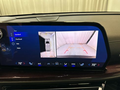 Used 2025 Chevrolet Traverse Z71 w/ Enhanced Driving Package AWD/4WD image 19