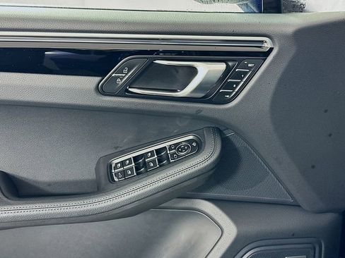 Used 2024 Porsche Macan S AWD/4WD image 18