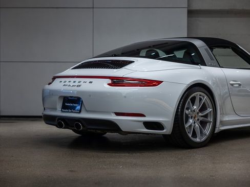 Used 2018 Porsche 911 Targa 4S image 22