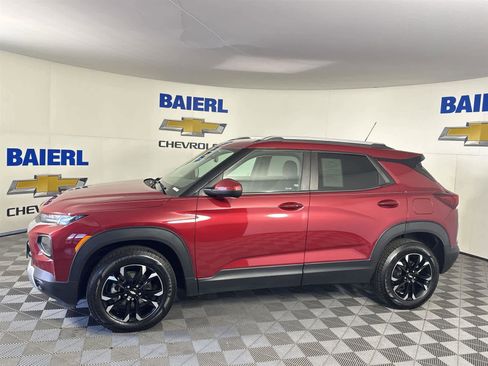 Used 2021 Chevrolet TrailBlazer LT w/ Convenience Package image 2