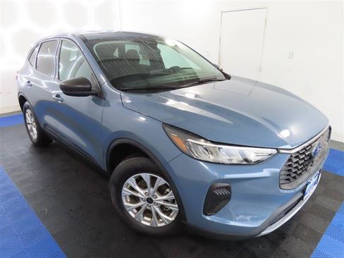 Used 2025 Ford Escape Active AWD/4WD image 5