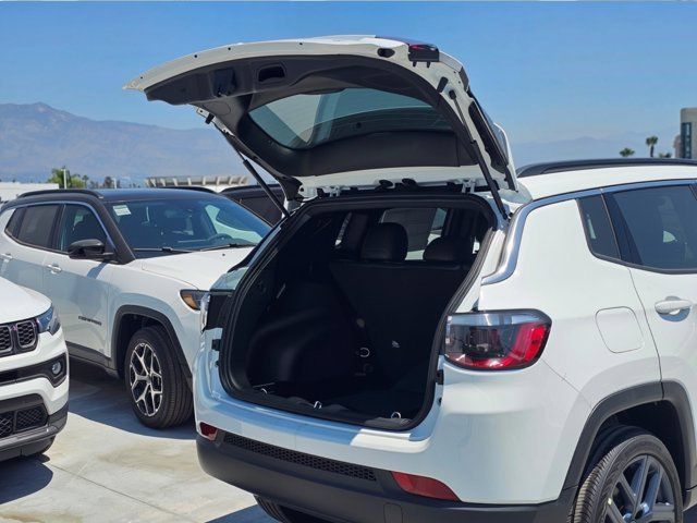 New 2026 Jeep Compass Latitude AWD/4WD image 10