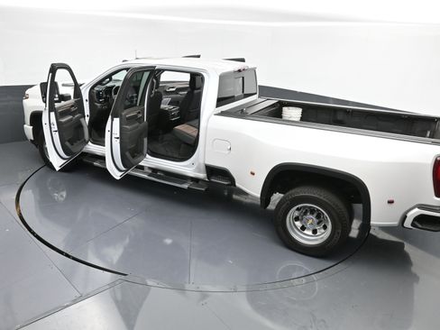 Used 2024 Chevrolet Silverado 3500 High Country w/ High Country Premium Package image 43