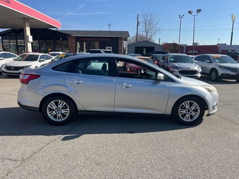 Used 2012 Ford Focus SEL image 8
