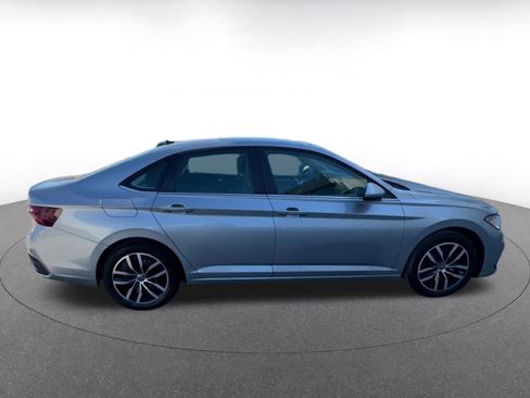 Used 2025 Volkswagen Jetta SE image 16