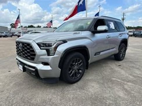 Used 2023 Toyota Sequoia Platinum AWD/4WD image 2