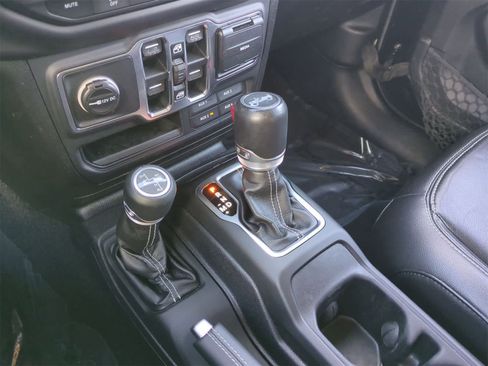 Certified 2019 Jeep Wrangler Unlimited Sahara w/ Quick Order Package 24M Moab image 31