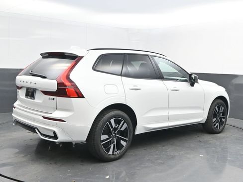 New 2026 Volvo XC60 B5 Core w/ Climate Package image 7