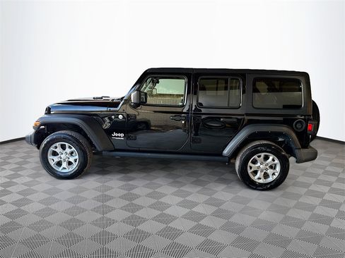 Used 2021 Jeep Wrangler Unlimited Islander image 9