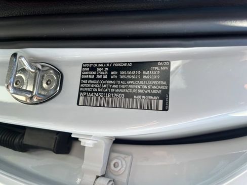 Used 2020 Porsche Macan AWD/4WD image 25