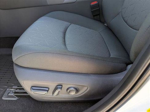 New 2025 Toyota RAV4 XLE w/ Convenience Package AWD/4WD image 4