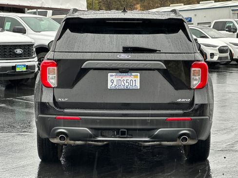 Used 2023 Ford Explorer XLT w/ Equipment Group 202A image 5