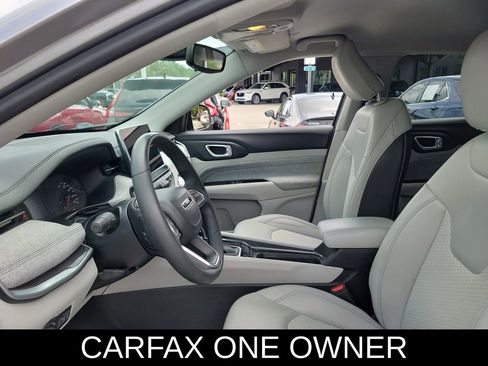 Used 2022 Jeep Compass Latitude FWD image 2