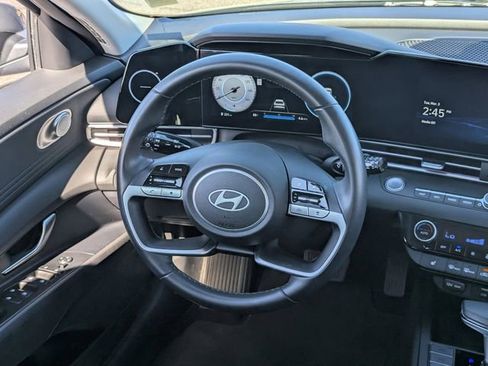 Used 2024 Hyundai Elantra SEL w/ Convenience Package image 15