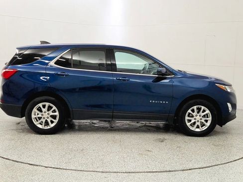 Used 2020 Chevrolet Equinox LT w/ Driver Convenience Package image 8