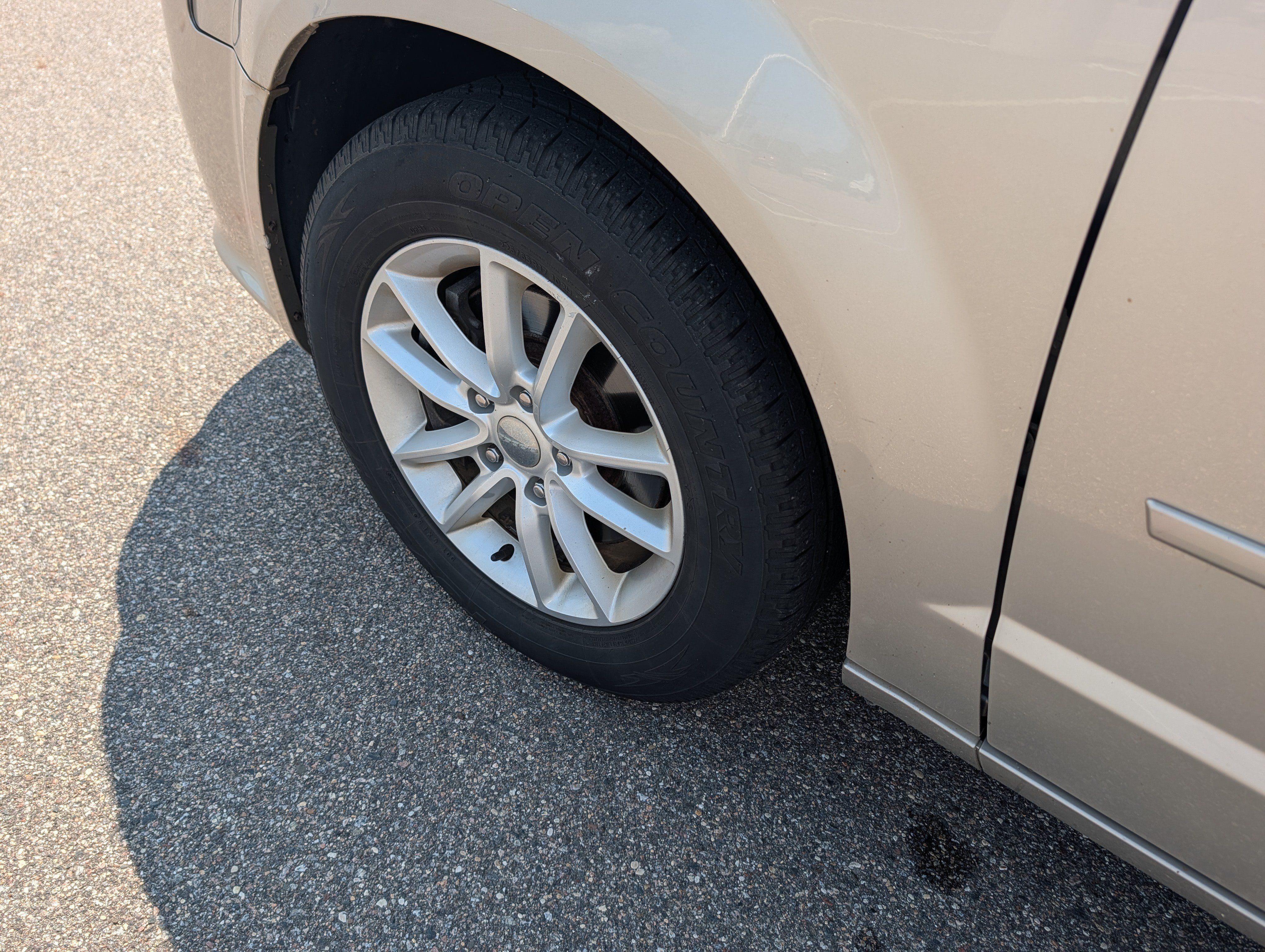 Used 2014 Dodge Grand Caravan SXT FWD image 5