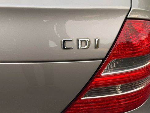 Used 2006 Mercedes-Benz E 320 CDI Sedan image 16