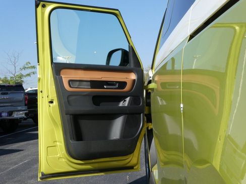 New 2025 Volkswagen ID. Buzz Pro S Plus image 27