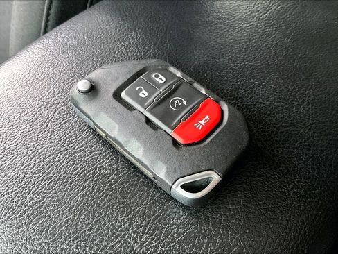 Used 2024 Jeep Wrangler Unlimited Rubicon 4xe w/ Convenience Group AWD/4WD image 10