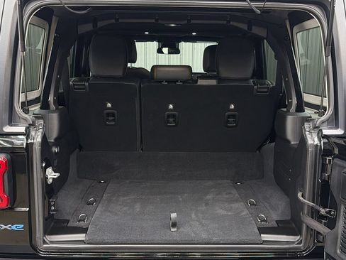 Used 2024 Jeep Wrangler Unlimited AWD/4WD image 19